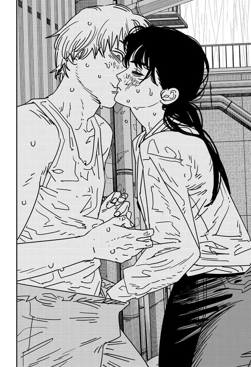 Chainsaw Man Manga Chapter 167 page 12 - Super Smooch scene