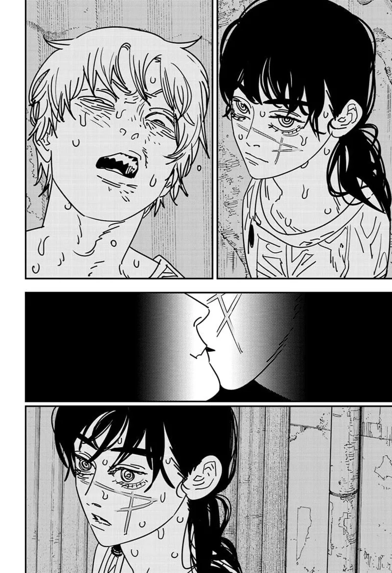 Chainsaw Man Manga Chapter 167 page 8 - Super Smooch scene